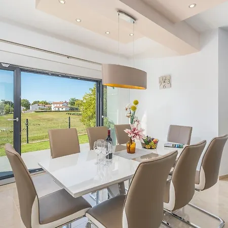 Villa Noa Сasa de vacaciones Kaštelir