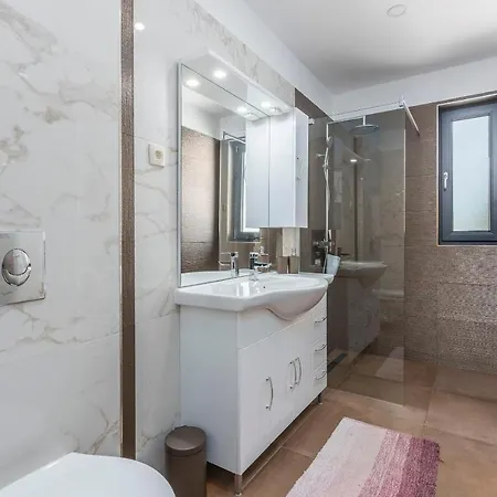 Villa Noa Kaštelir