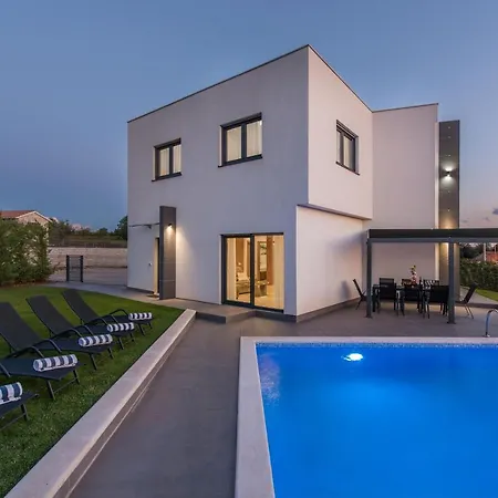Сasa de vacaciones Villa Noa *